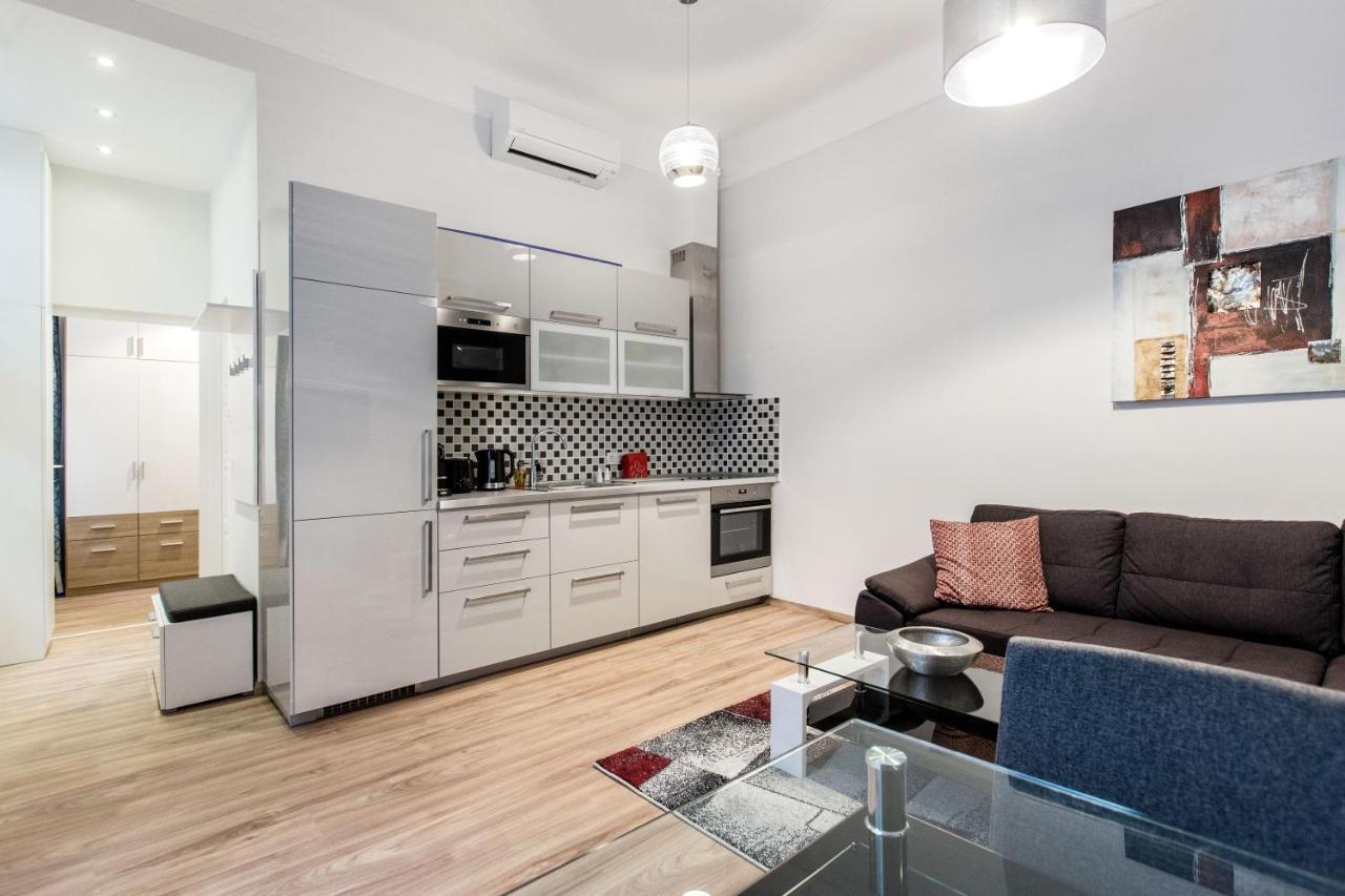 Quiet Nest In The Bustling Centre Of Budapest Esterno foto